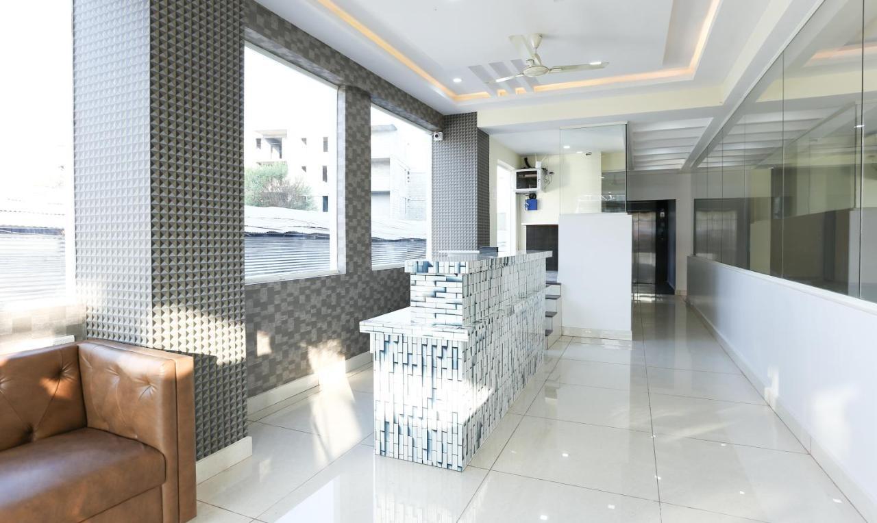 Fabhotel Rotano Suites - Yelahanka Бангалор Екстериор снимка